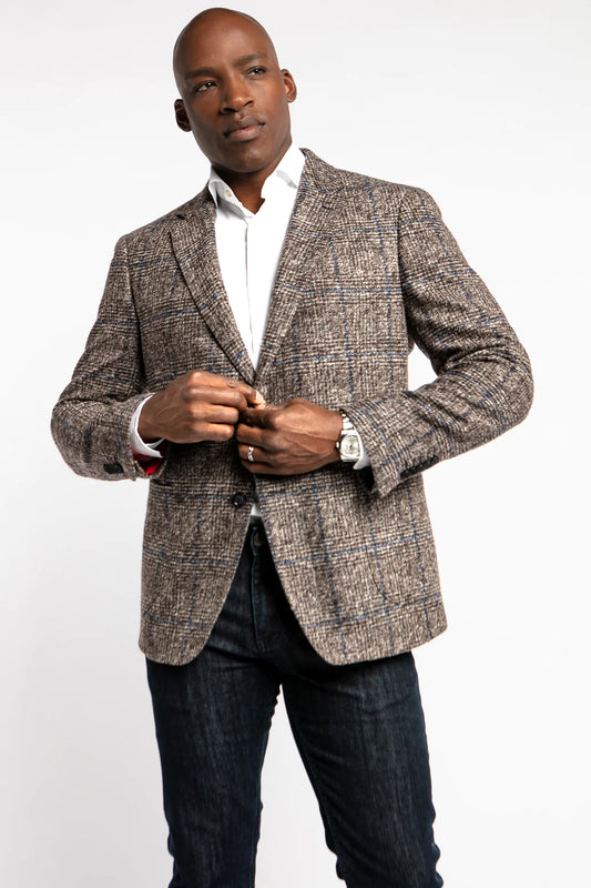 Constructed with modern fits and fabrics, we make traditional sport coat patterns like the Hunter sport coat suitable for everybody. This sport coat is made using a wool and polyester jersey fabrication, giving you the ability to be fashionable without sacrificing comfort.