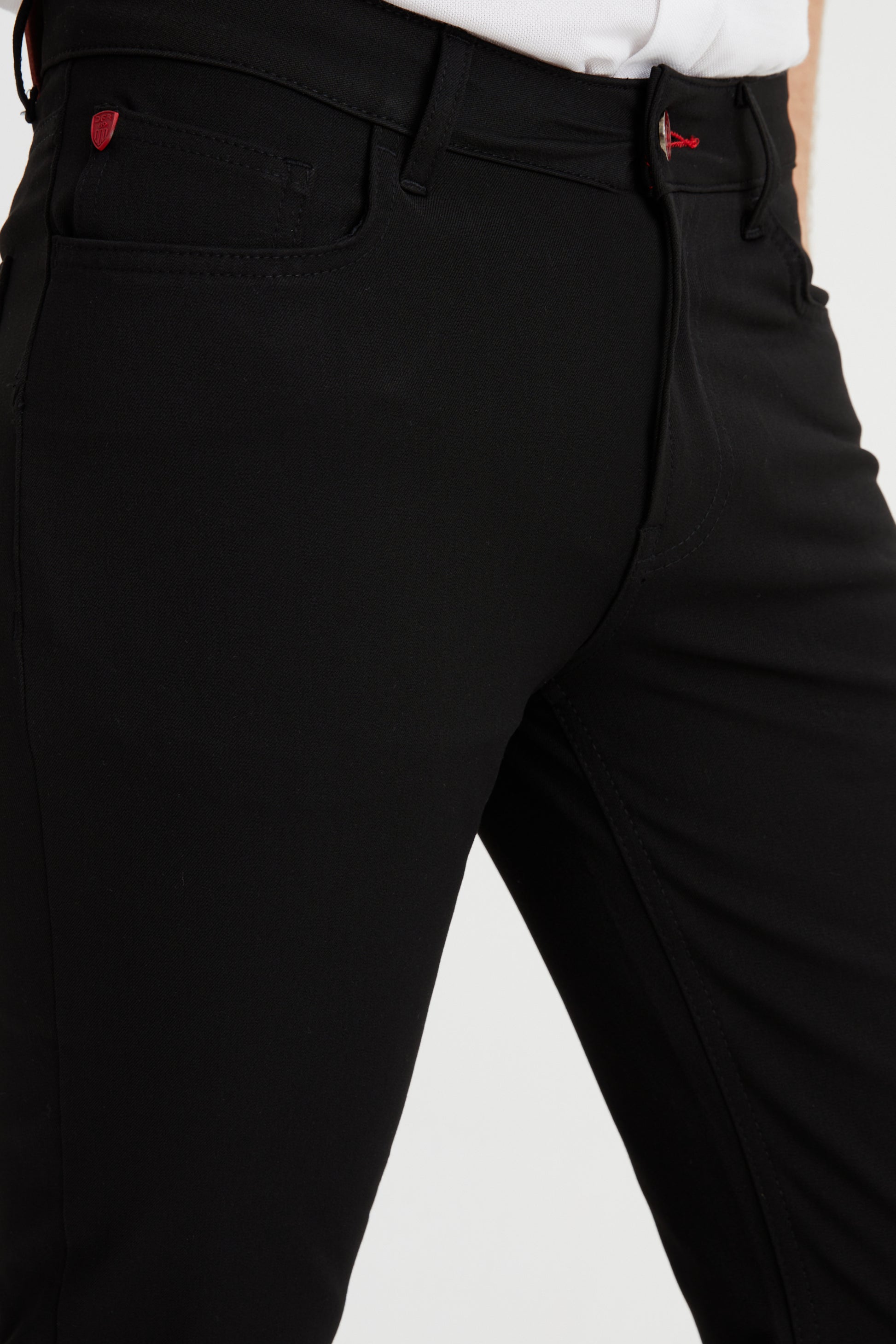 DFR89 men's slim black dress pants. Wrinkle resistant and stretchy, for the ultimate combination of style and comfort.