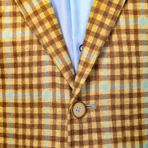 The perfect mix of traditional and bold, the Colton blazer is all encompassing for the modern gentleman.