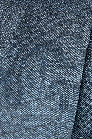 Crafted using a gorgeous mid blue tone, this stretch knit blazer will go with any colour combination, and is a great choice for a year round sport coat. Like most 7 Downie St. sport coats, the Nesta has a generous amount of stretch, allowing you to look your best without compromising comfort.