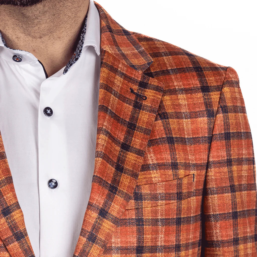 This sport coat boasts an elegant berry colour with navy accents, making this a true year round jacket. Like most 7 Downie St.® sport coats, the Wilson has a generous amount of stretch, providing you the comfort you need to get you through the day.