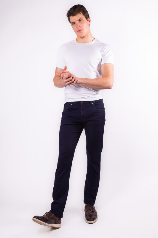 A clean-blue premium fabric makes this denim jean by DFR89 a must have pair that is most versatile with any blazer look.