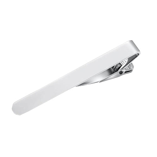 Mario Uomo offers a classic, plain silver tie bar, packaged in a gift box. This men's accessory is a great complement to a wardrobe fit for business and formal wear.