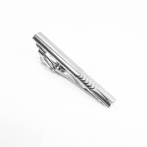 A classic, plain silver tie bar, packaged in a gift box. This men's accessory is a great complement to a wardrobe fit for business and formal wear.